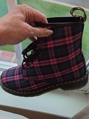 Dr Martens Pink Blue Plaid Boots US9